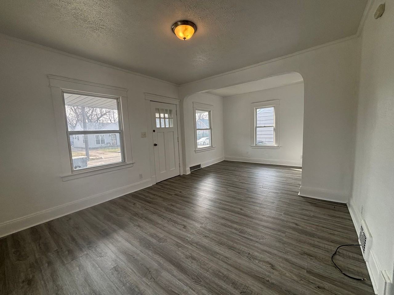 13436 Astor Ave - Photo 3 of 12