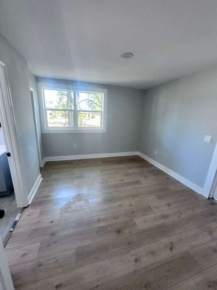 1863 W 29th St - Photo 6 of 12