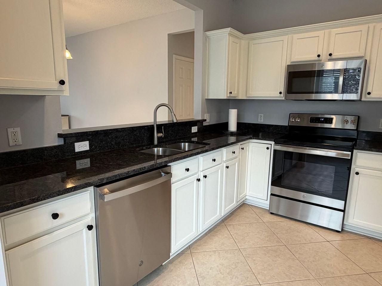 28 Darby Creek Ct - Photo 5 of 31