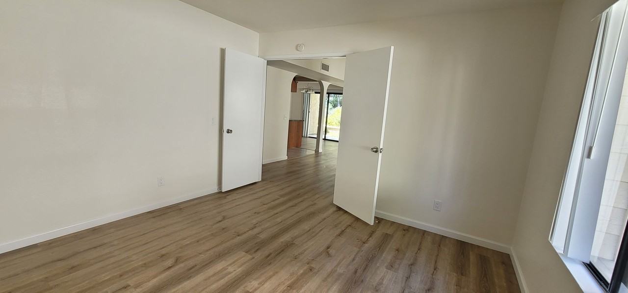 10360 Ridgewater Ln - Photo 2 of 13