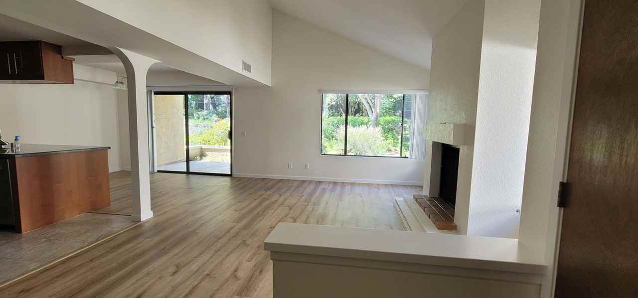 10360 Ridgewater Ln - Photo 3 of 13