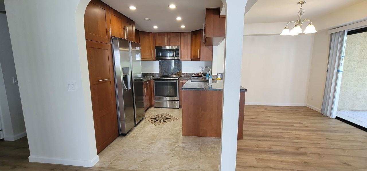 10360 Ridgewater Ln - Photo 4 of 13