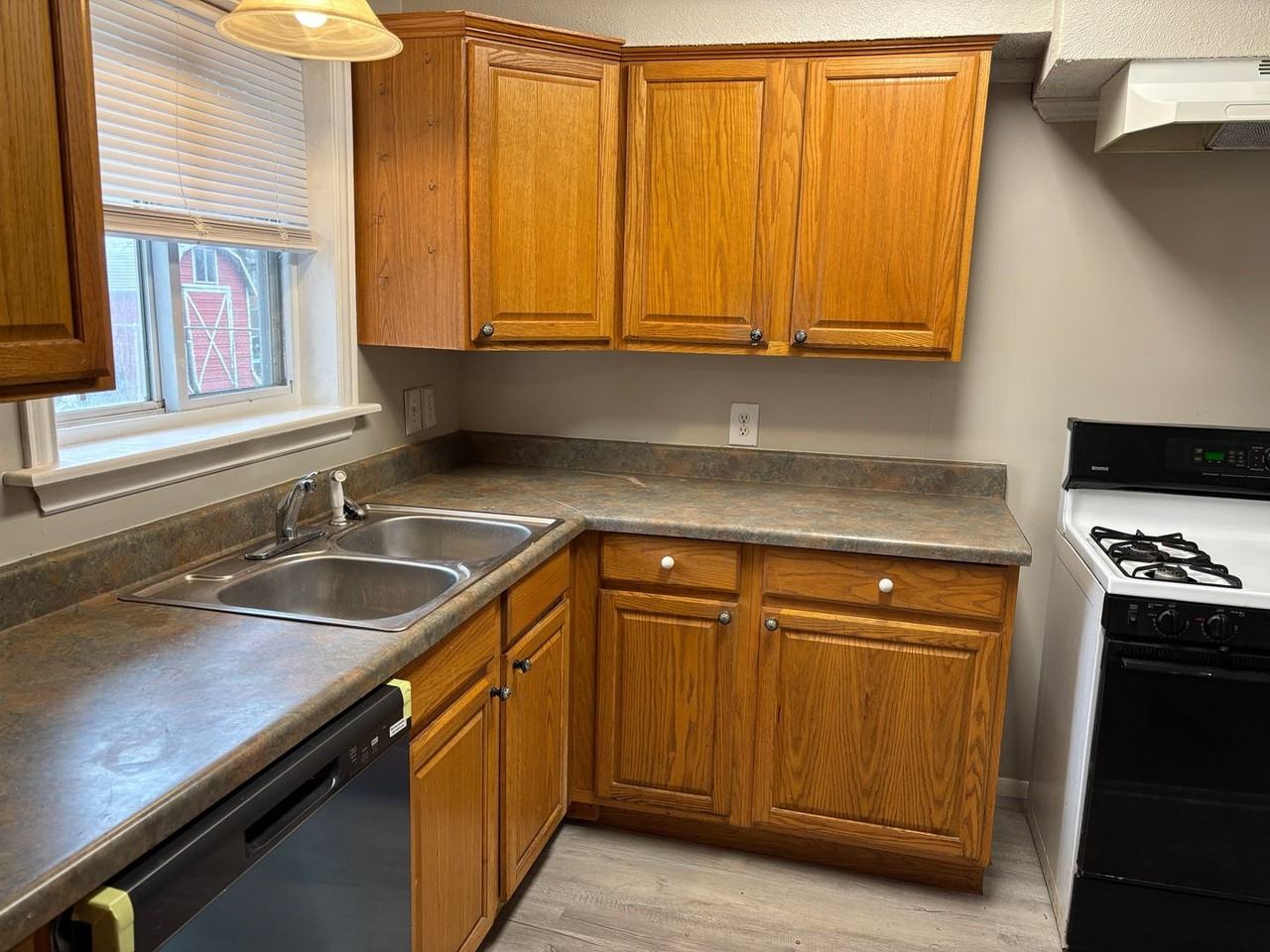 1707 W Washington St - Photo 7 of 8