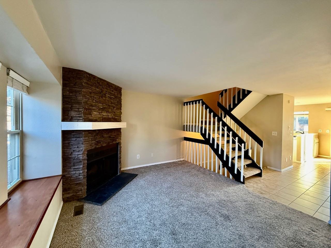 6814 Ravencrest Dr - Photo 3 of 31