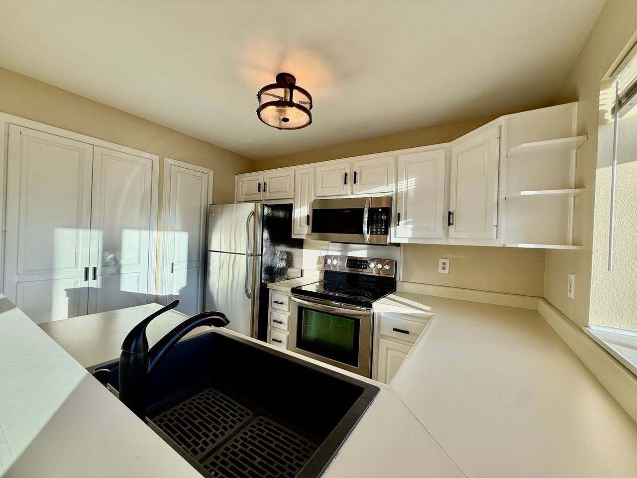 6814 Ravencrest Dr - Photo 6 of 31