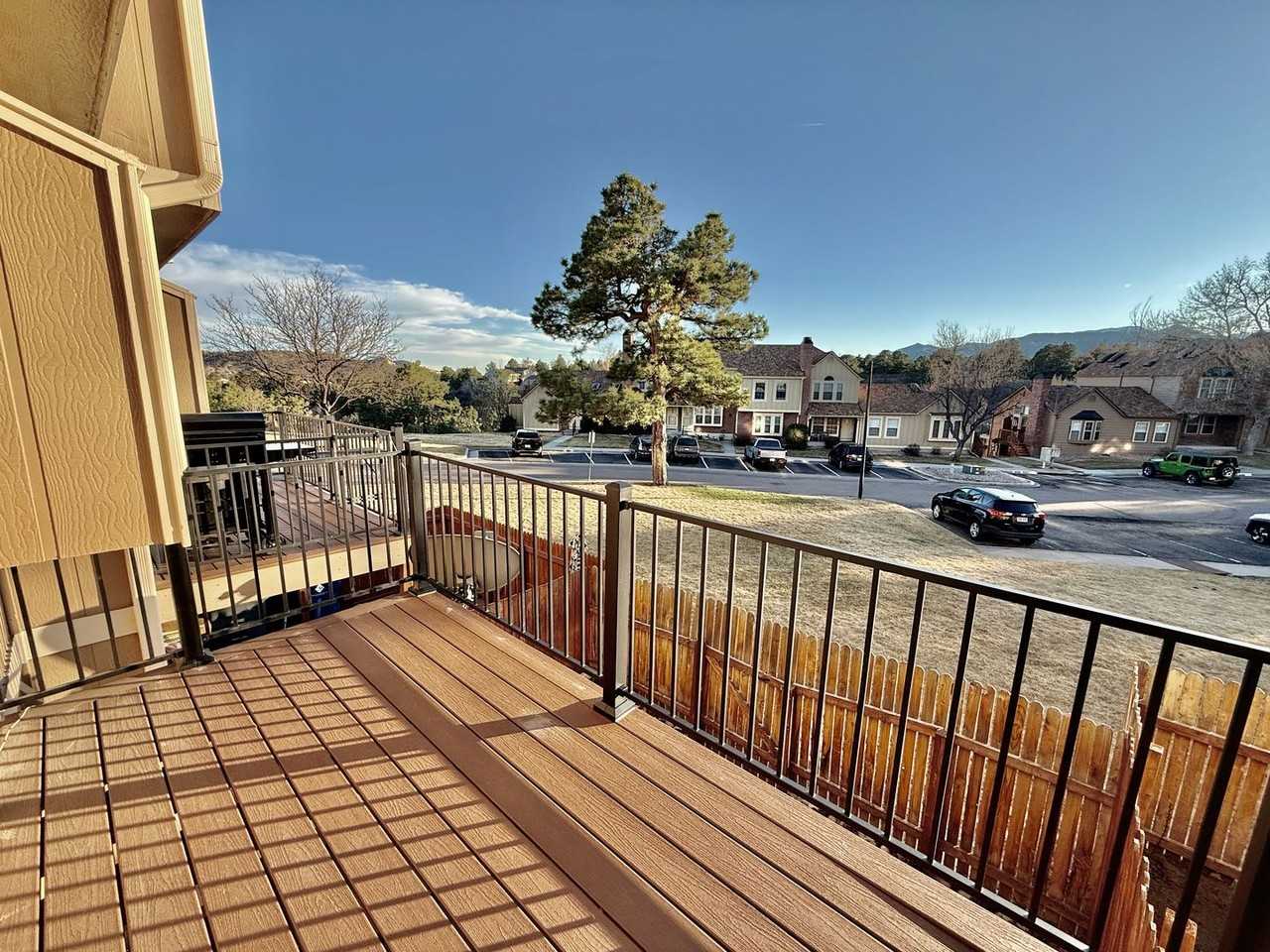 6814 Ravencrest Dr - Photo 7 of 31