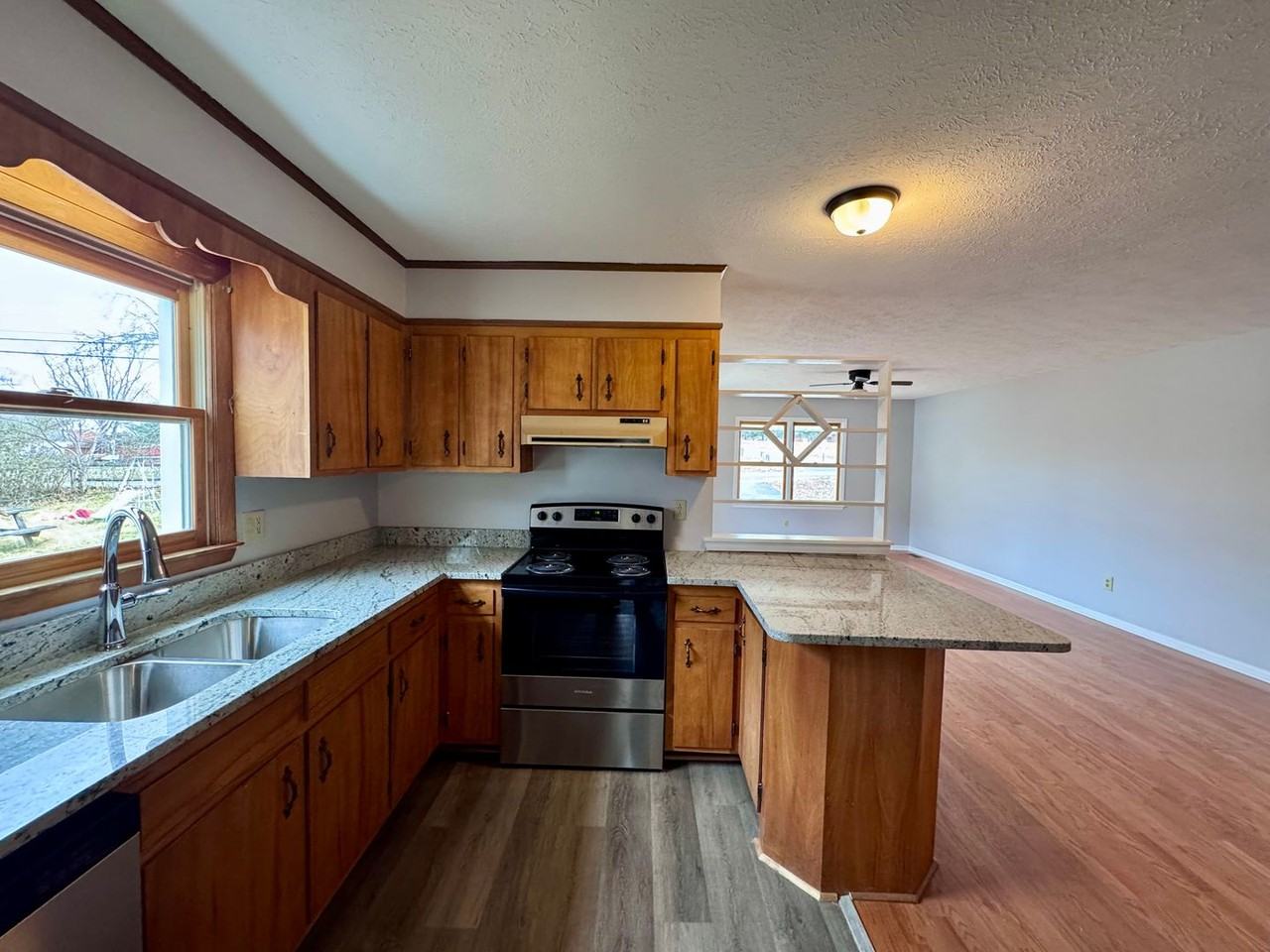 270 Bowman Rd - Photo 3 of 11