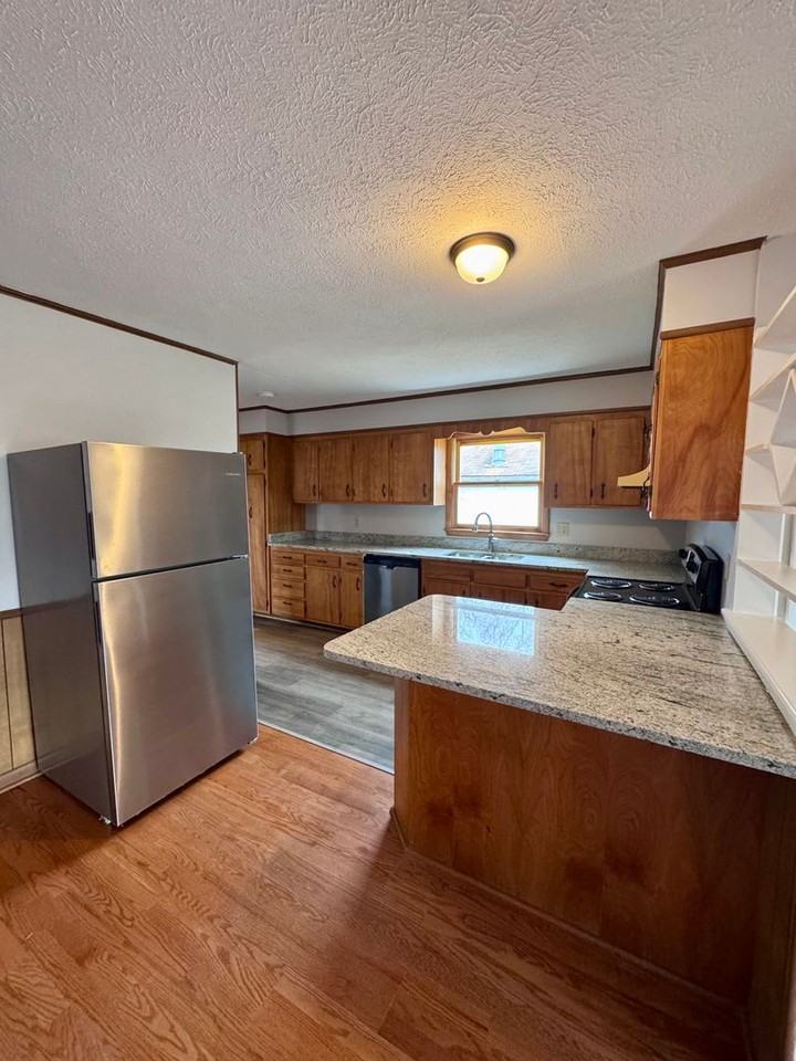 270 Bowman Rd - Photo 5 of 11