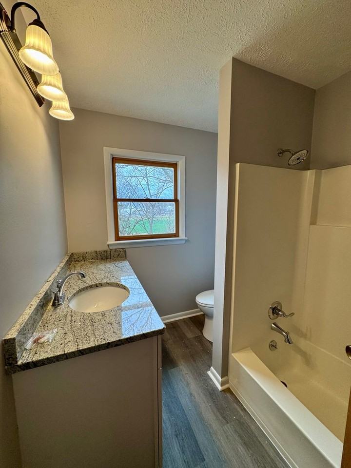 270 Bowman Rd - Photo 7 of 11