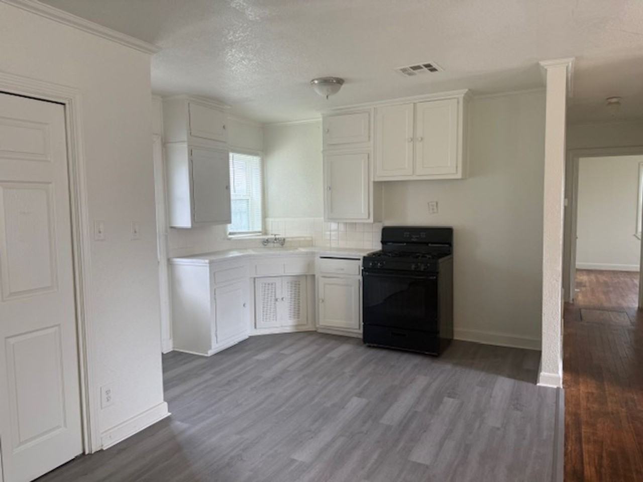 1621 N 18th St - Photo 3 of 6