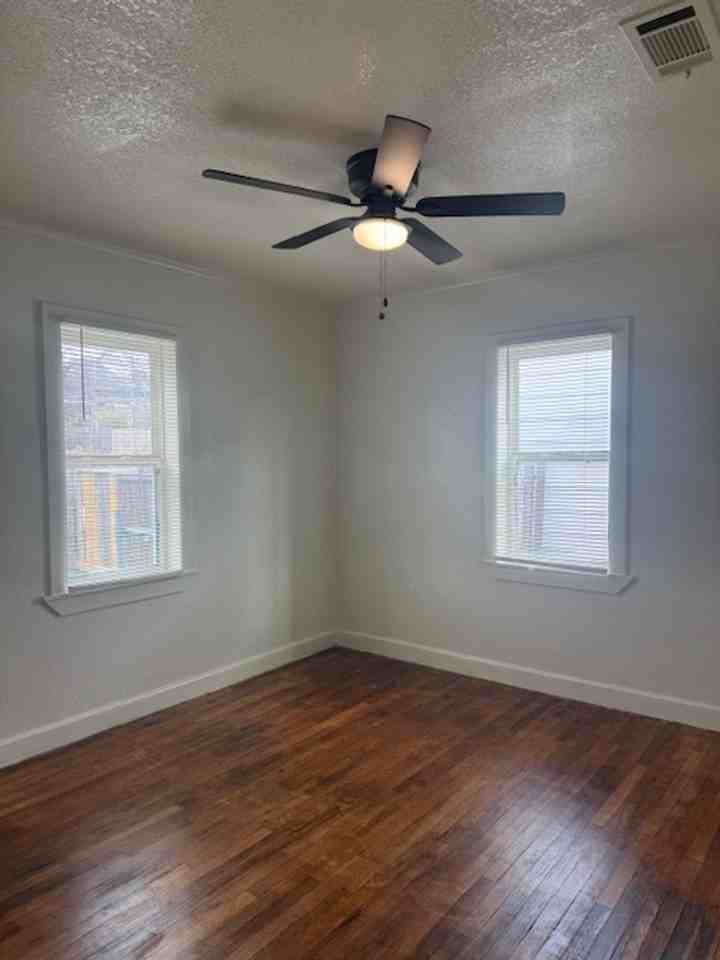 1621 N 18th St - Photo 5 of 6