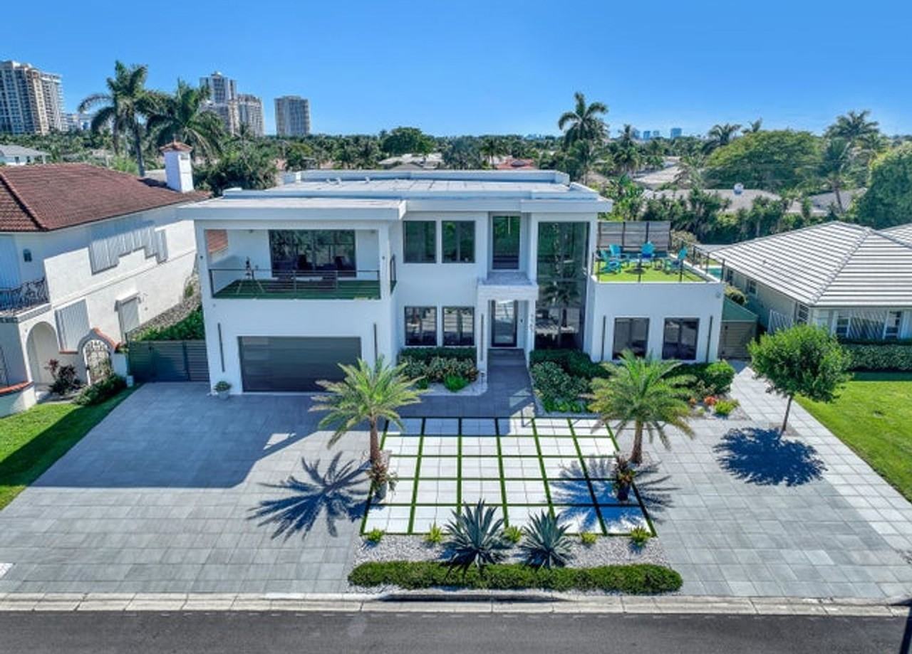 1161 Pine Point Rd - Photo 2 of 50