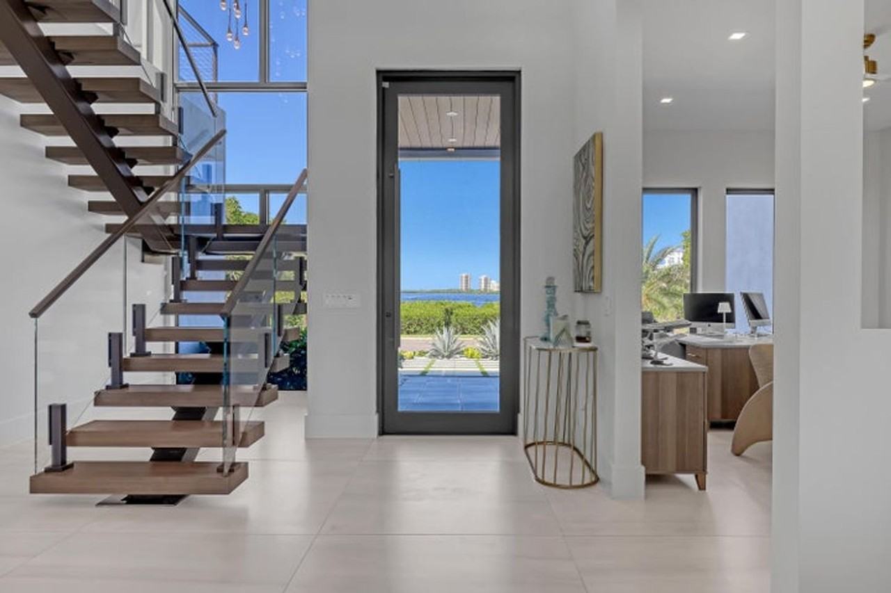 1161 Pine Point Rd - Photo 4 of 50