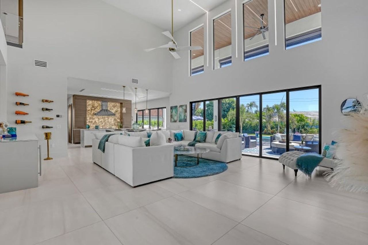 1161 Pine Point Rd - Photo 6 of 50