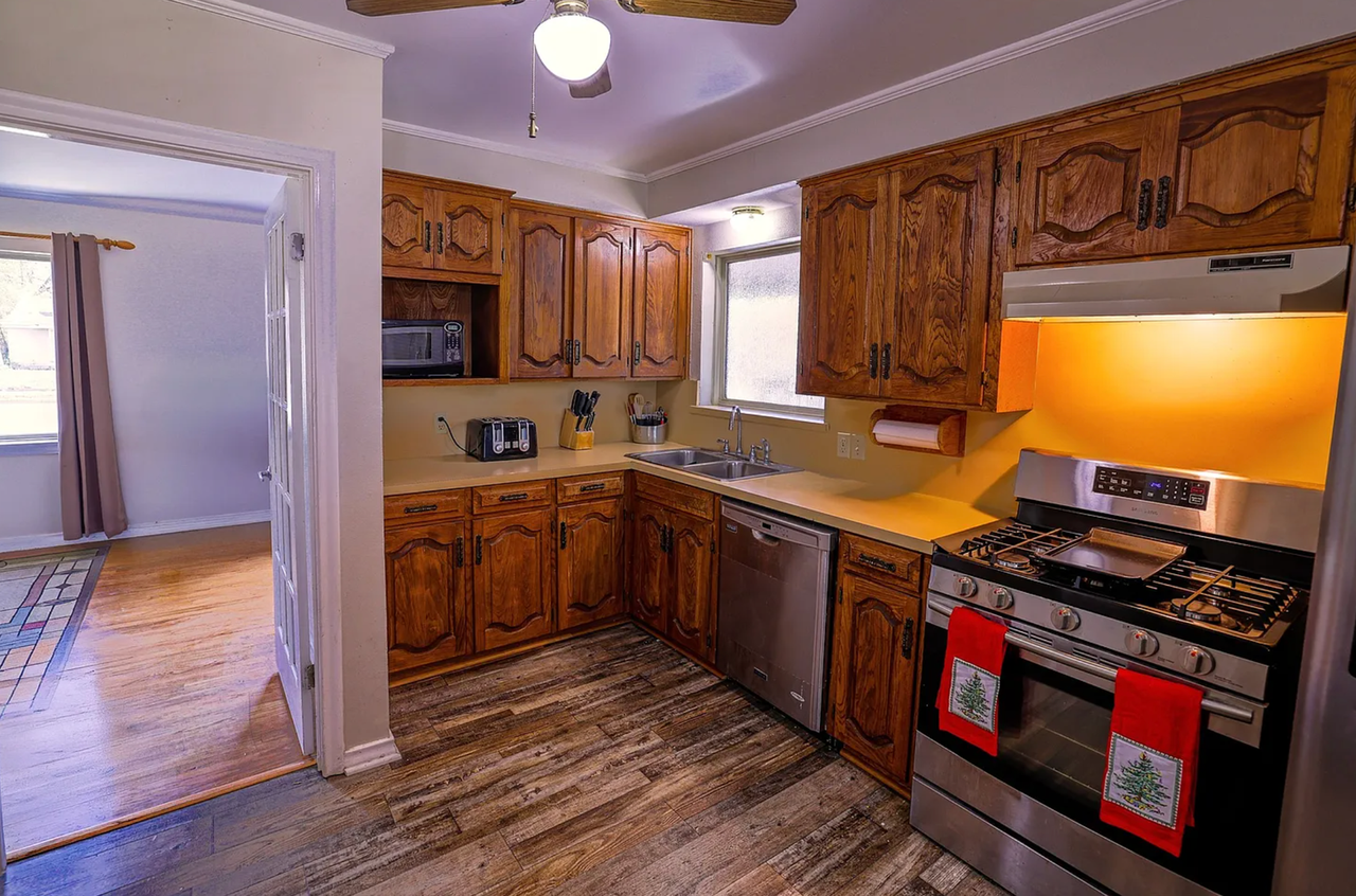 10465 Ferguson Rd - Photo 4 of 7