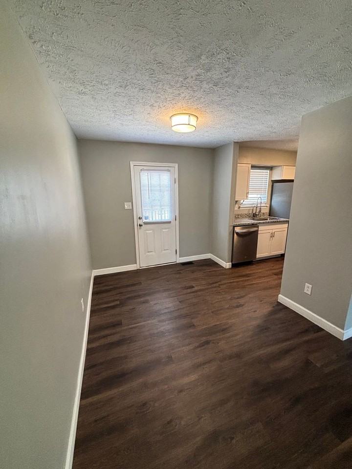 3421 Happy Acres Dr - Photo 3 of 34