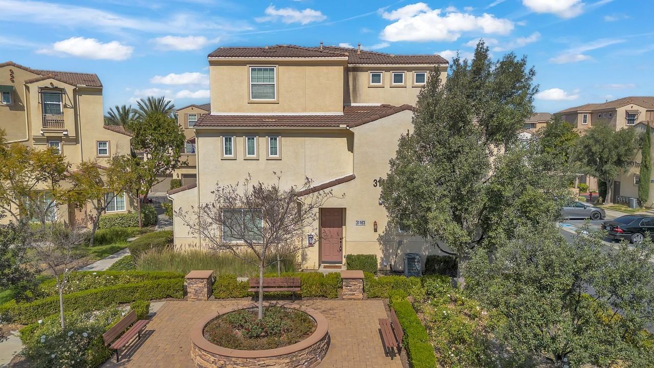 31163 Lavender Ct - Photo 2 of 21