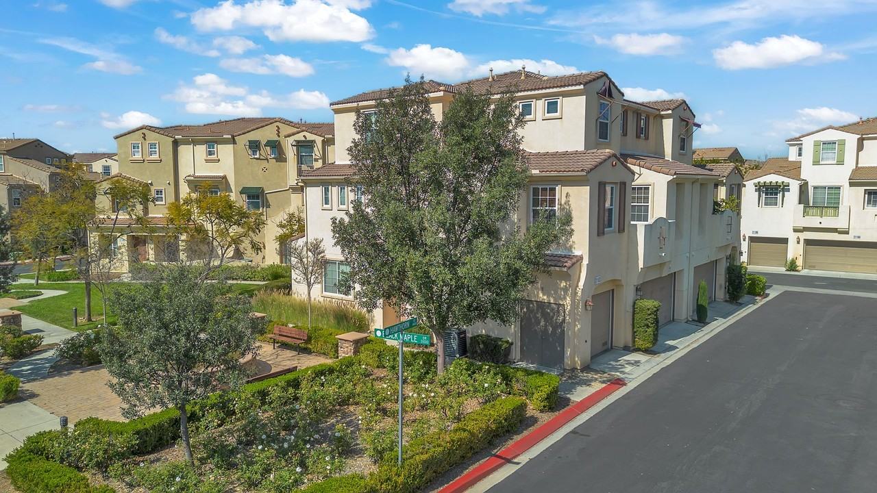 31163 Lavender Ct - Photo 3 of 21