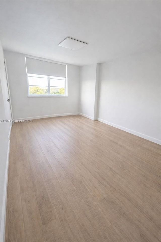 300 Bayview Dr - Photo 5 of 12