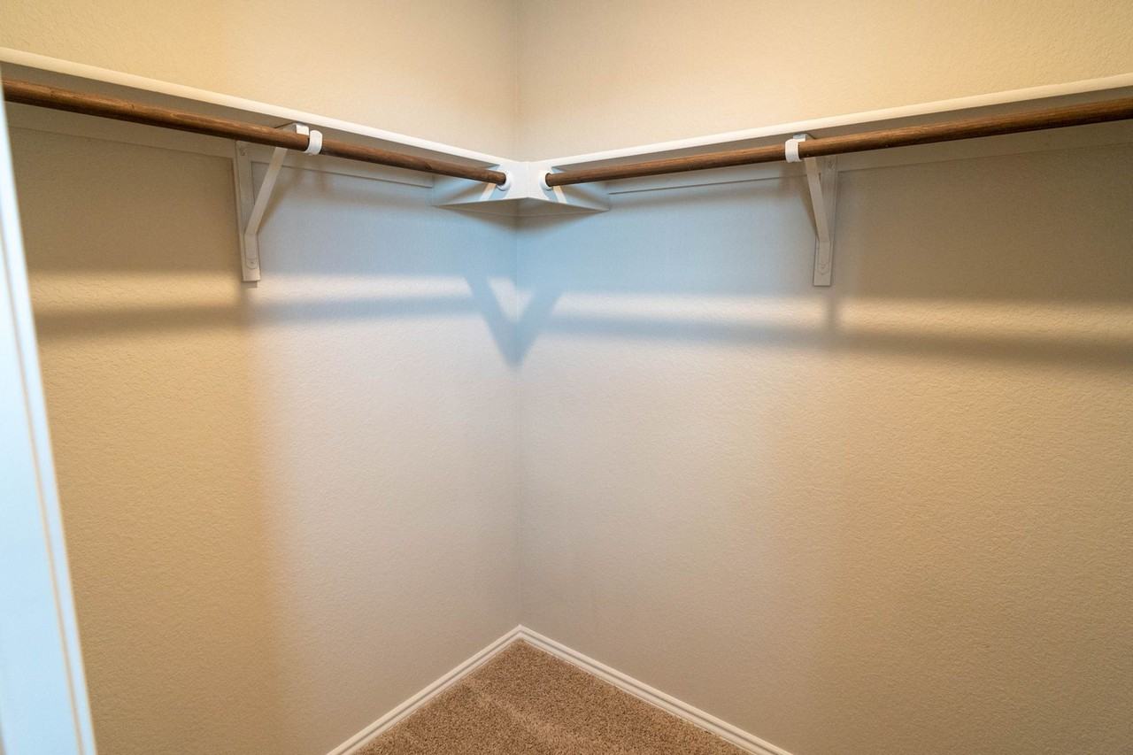 12509 Brahmin Dr - Photo 4 of 32