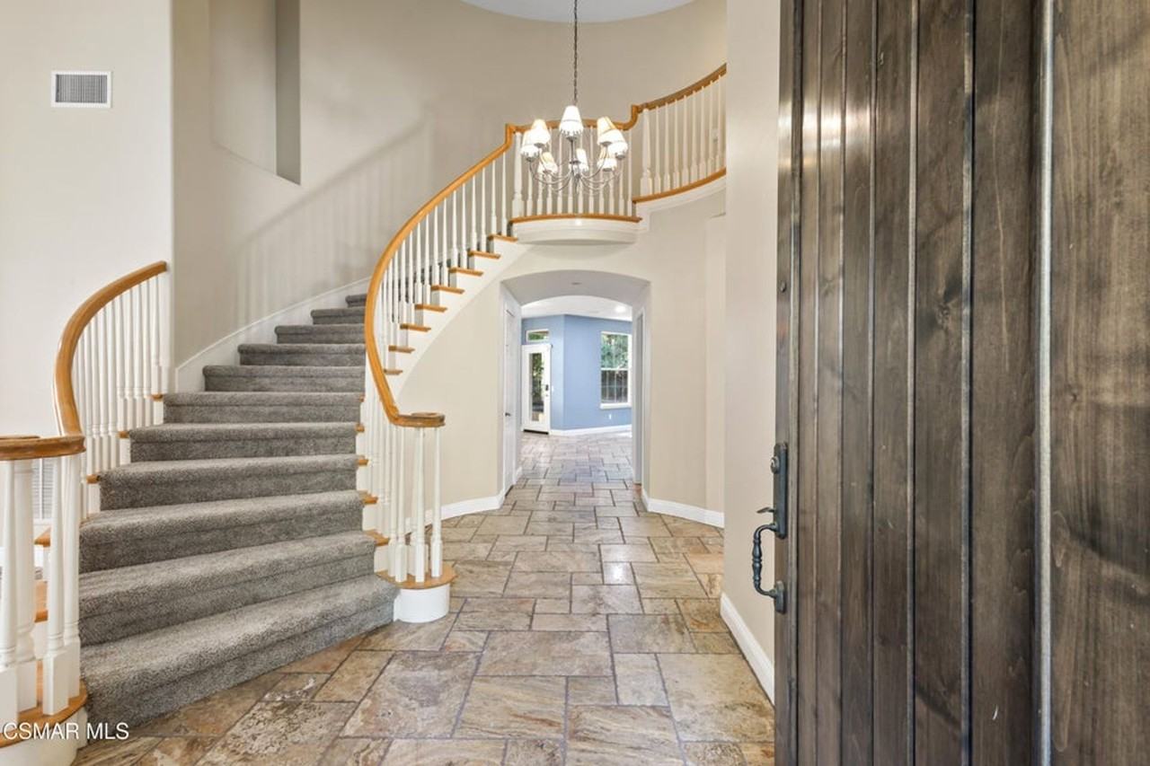 516 Rustic Hills Dr - Photo 3 of 22