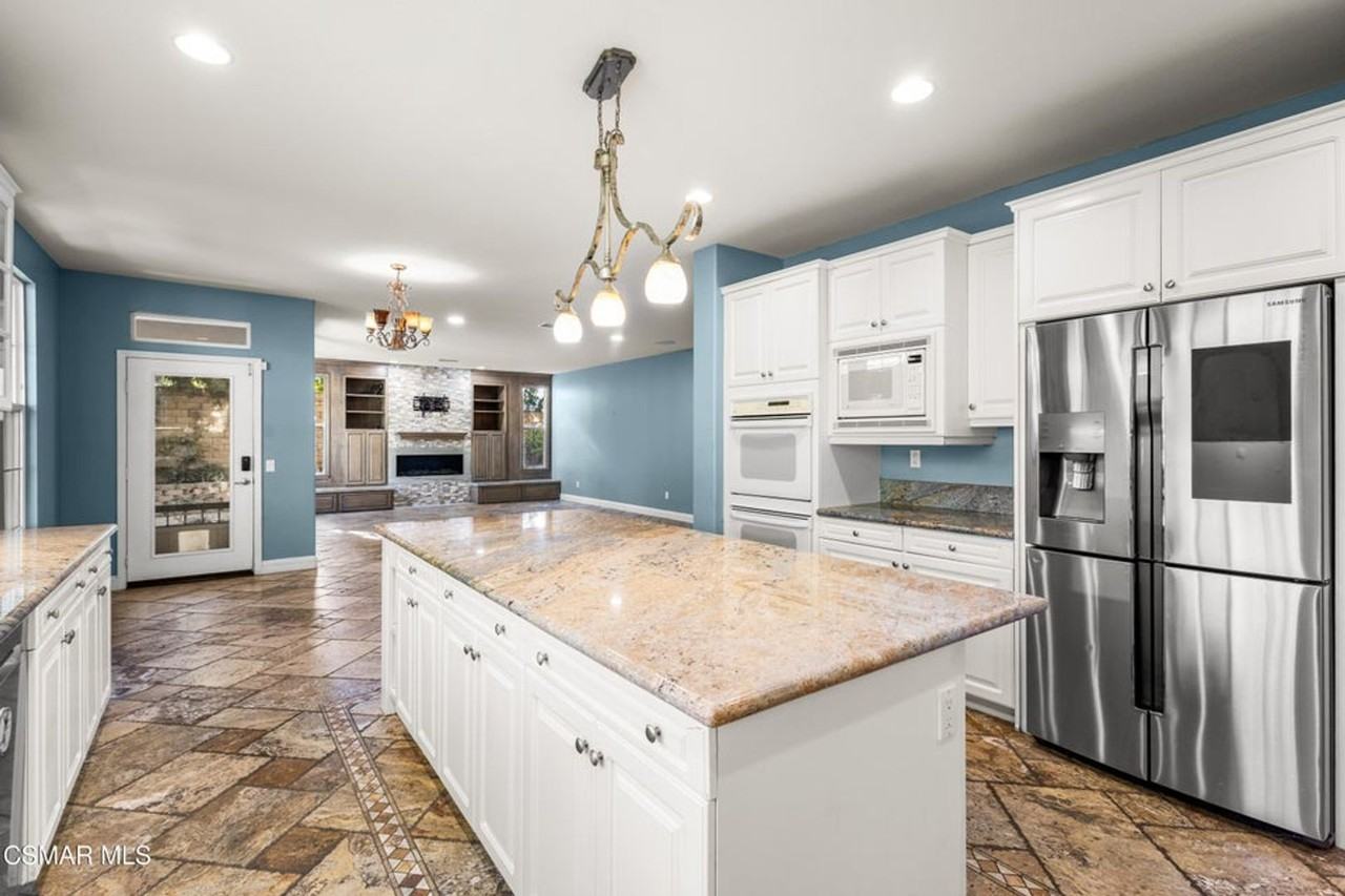 516 Rustic Hills Dr - Photo 5 of 22