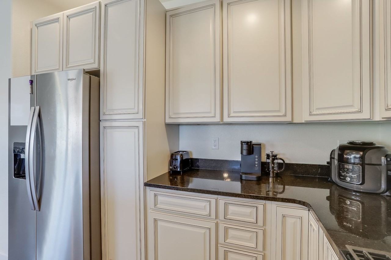 1742 W 52nd Ct - Photo 2 of 32