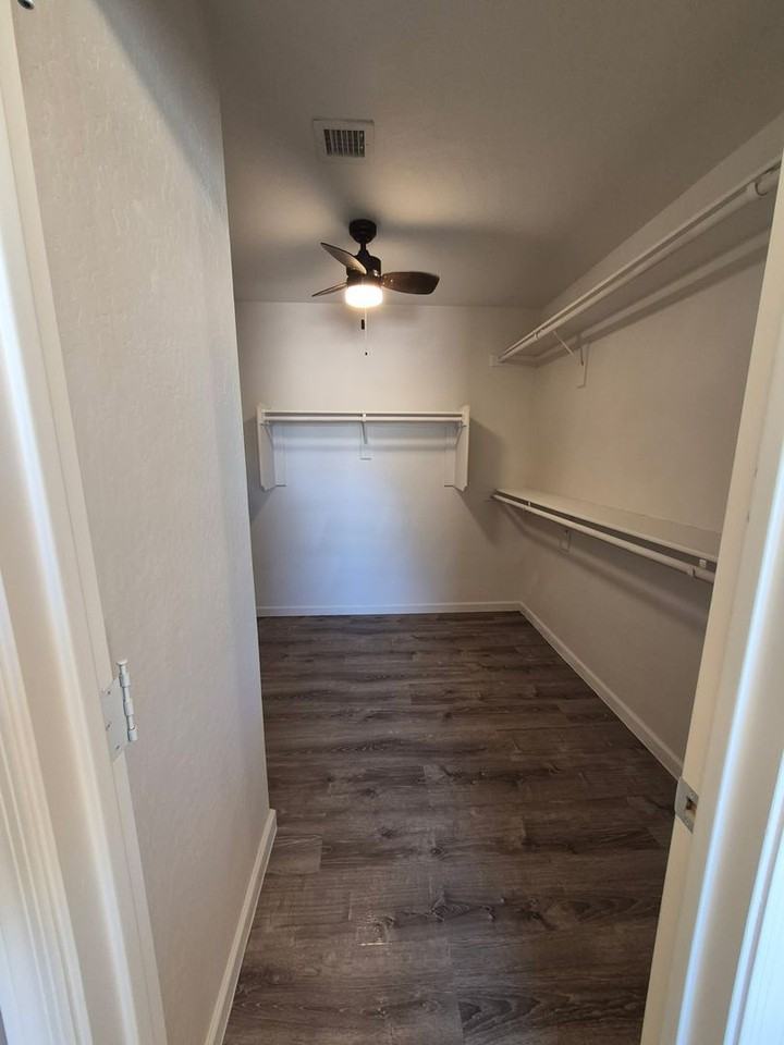 32830 N Cat Hills Ave - Photo 3 of 27