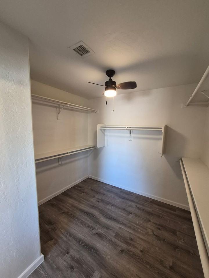 32830 N Cat Hills Ave - Photo 4 of 27