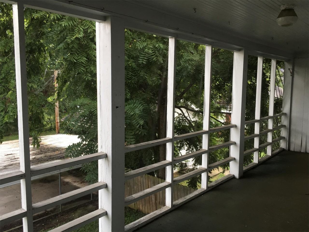 1206 8th St - Photo 7 of 11