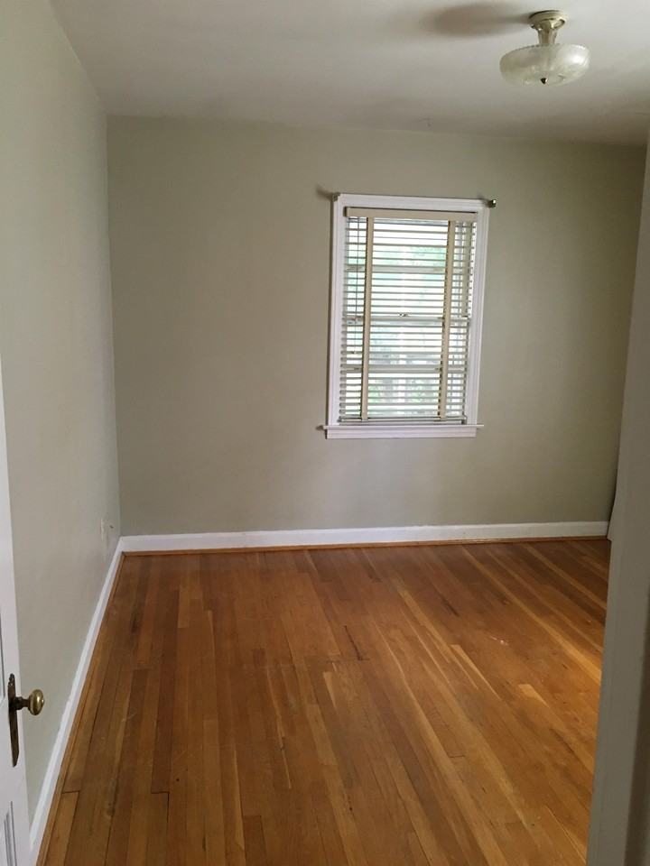 1206 8th St - Photo 3 of 11