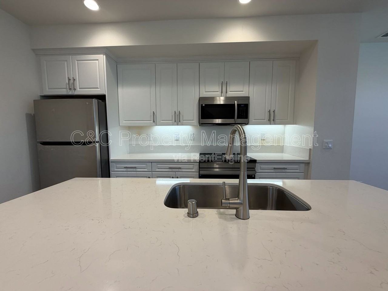 223 S Johnson Ave - Photo 6 of 21