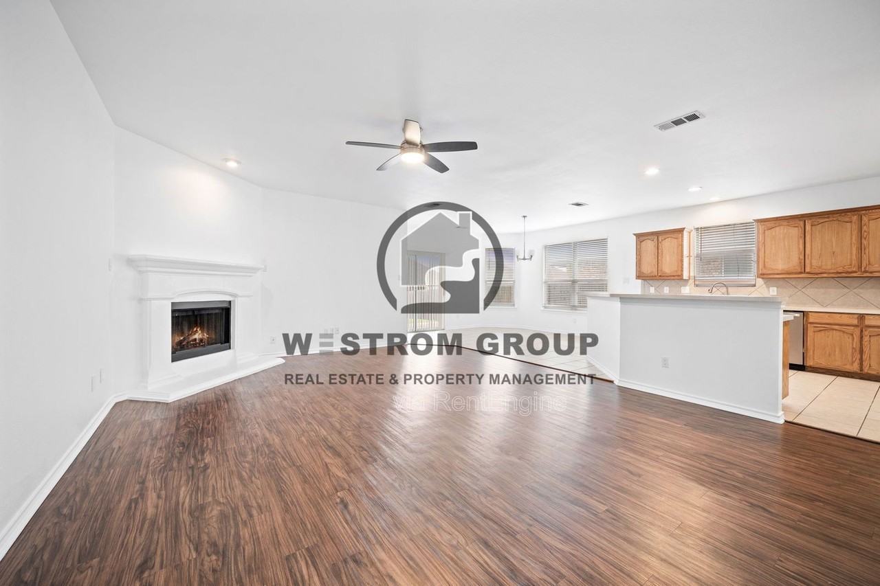 705 Crownpoint Ln - Photo 6 of 29