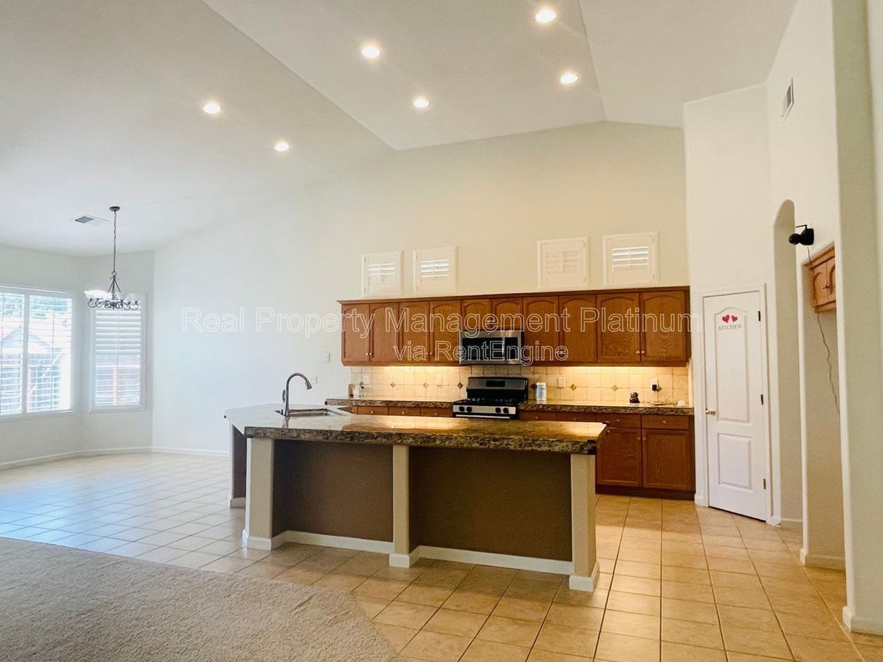 2450 Magill Ave - Photo 2 of 16