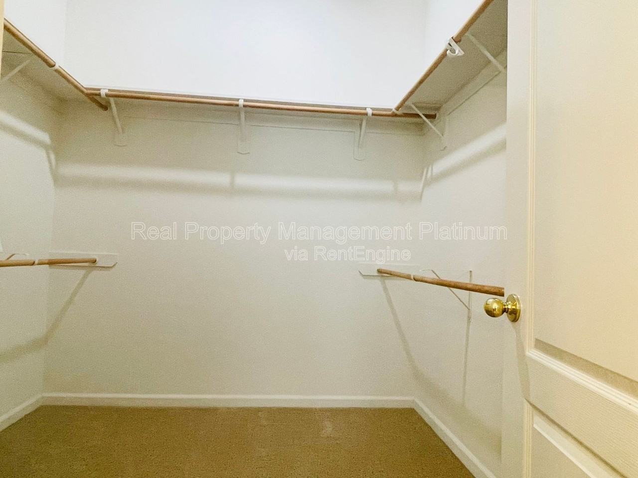 2450 Magill Ave - Photo 7 of 16