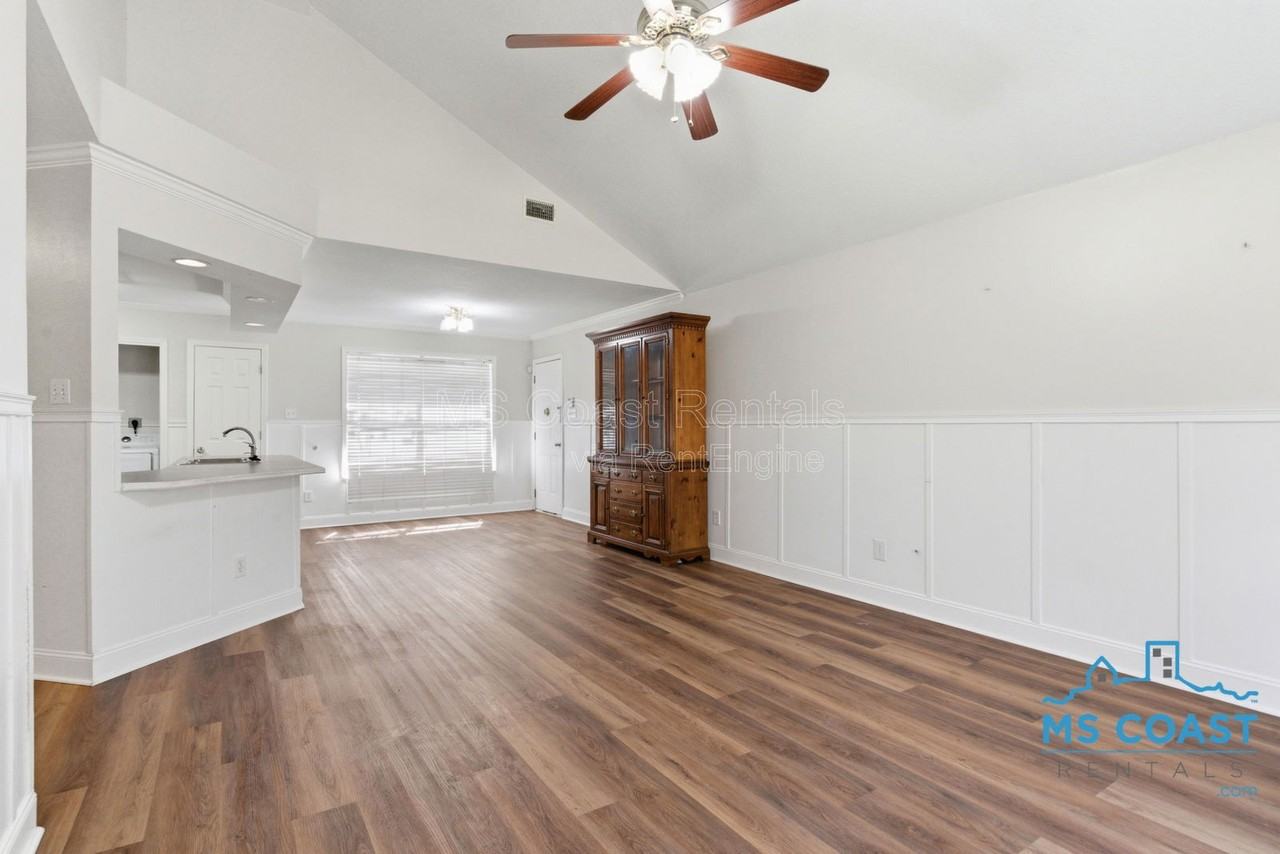 16035 Towerbridge Ave - Photo 3 of 17