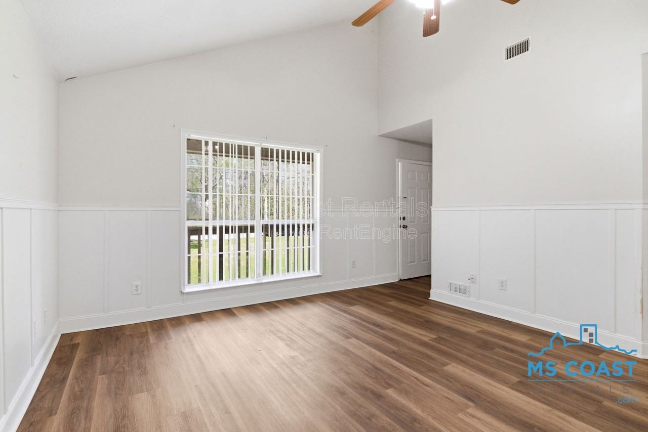 16035 Towerbridge Ave - Photo 5 of 17