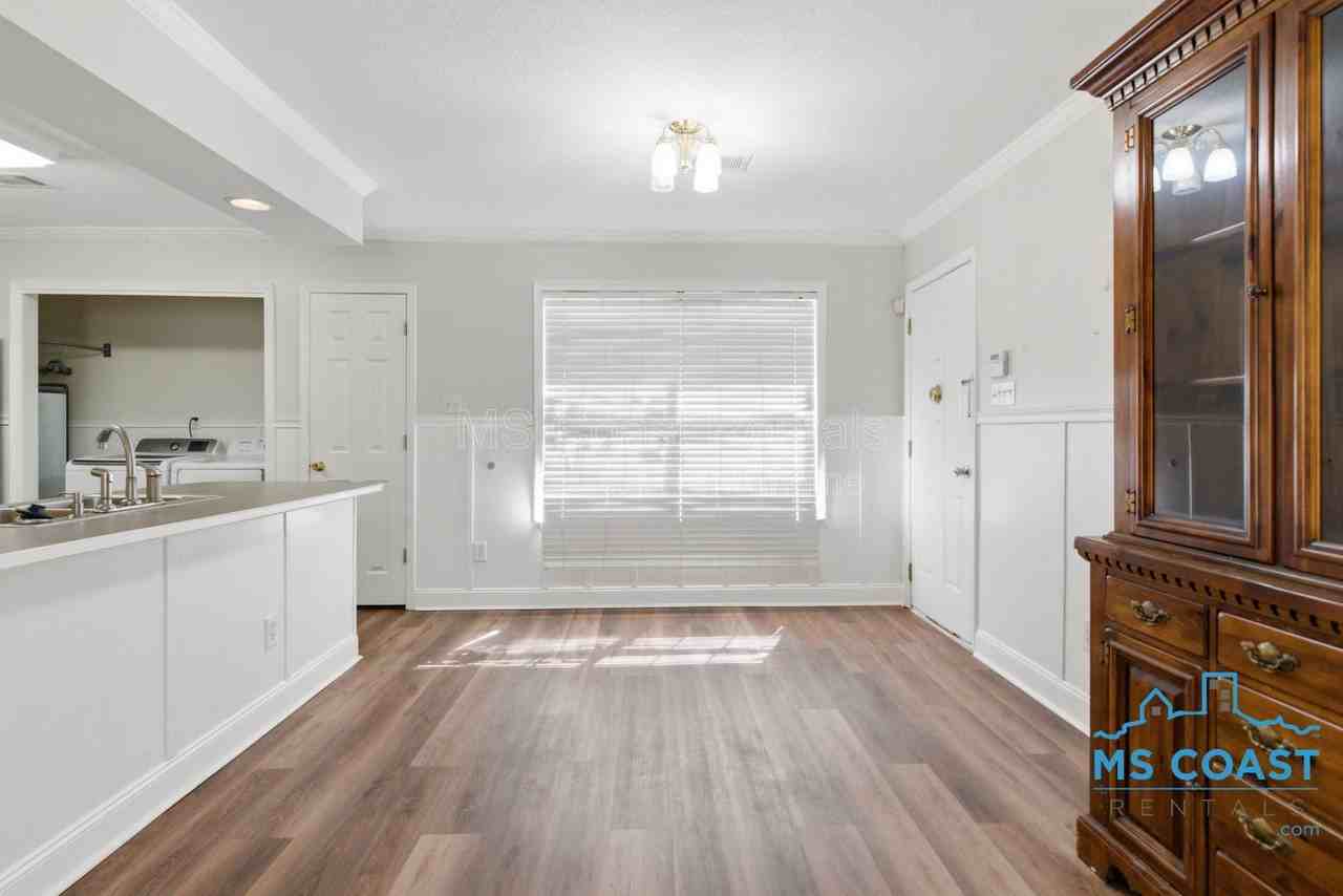 16035 Towerbridge Ave - Photo 6 of 17