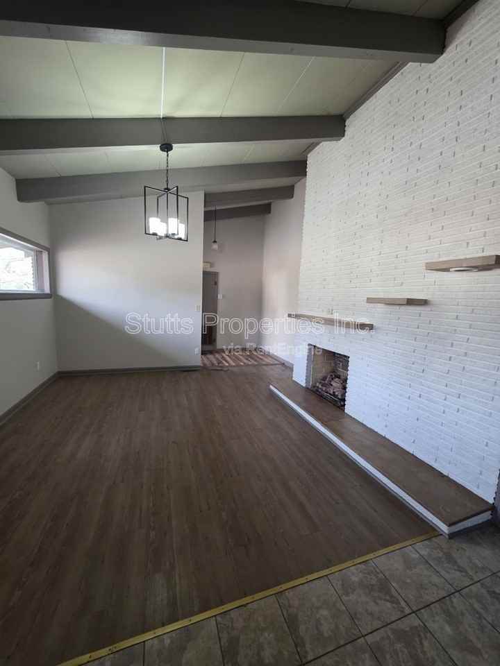 668 Simpson St #2 - Photo 6 of 7