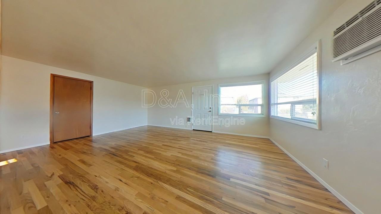 2240 Nw Grant Ave - Photo 2 of 14