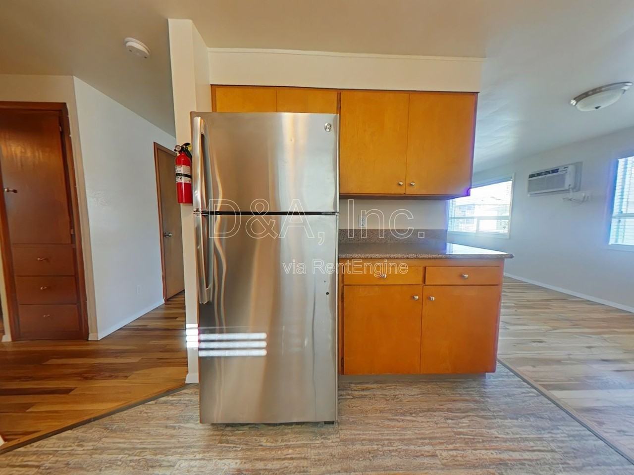 2240 Nw Grant Ave - Photo 3 of 14