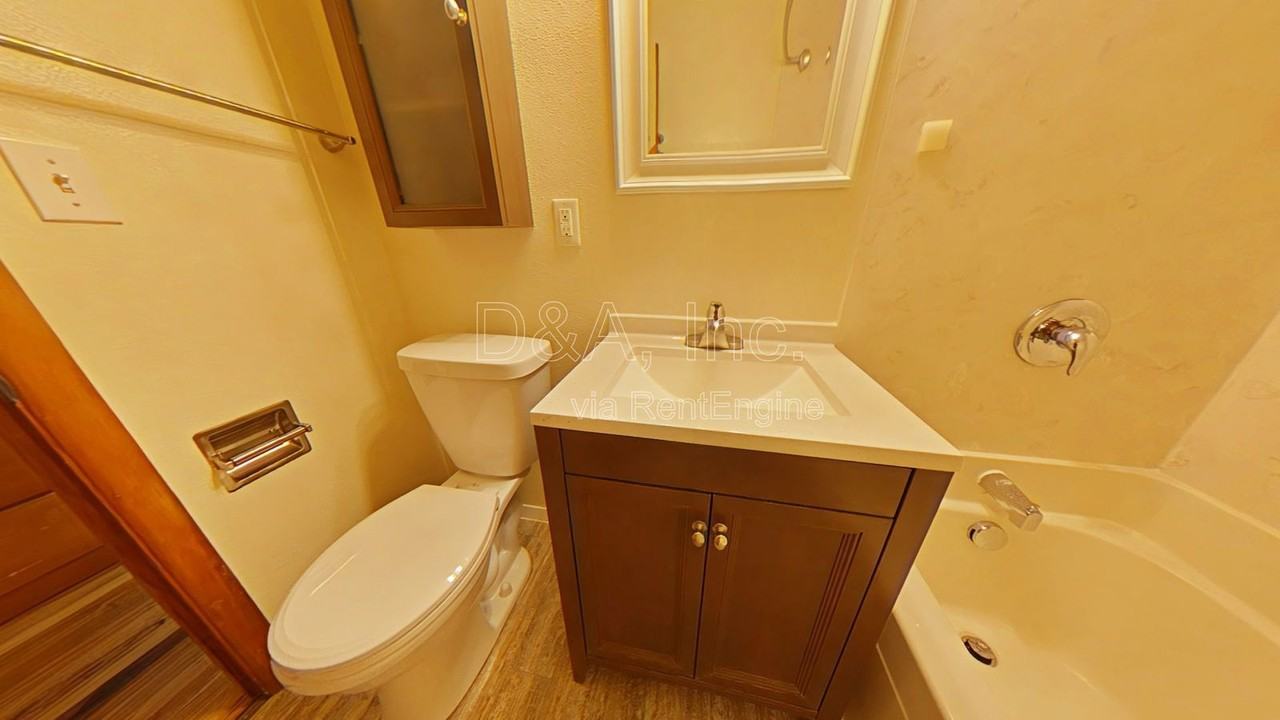 2240 Nw Grant Ave - Photo 5 of 14