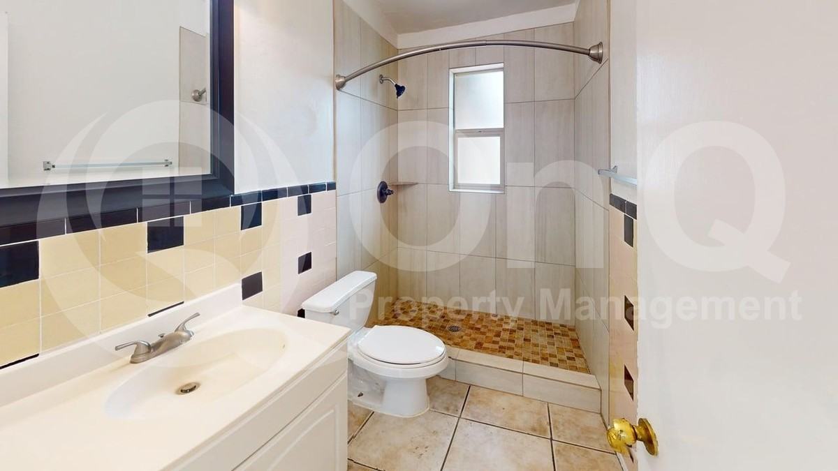 742 E Lester St - Photo 5 of 15