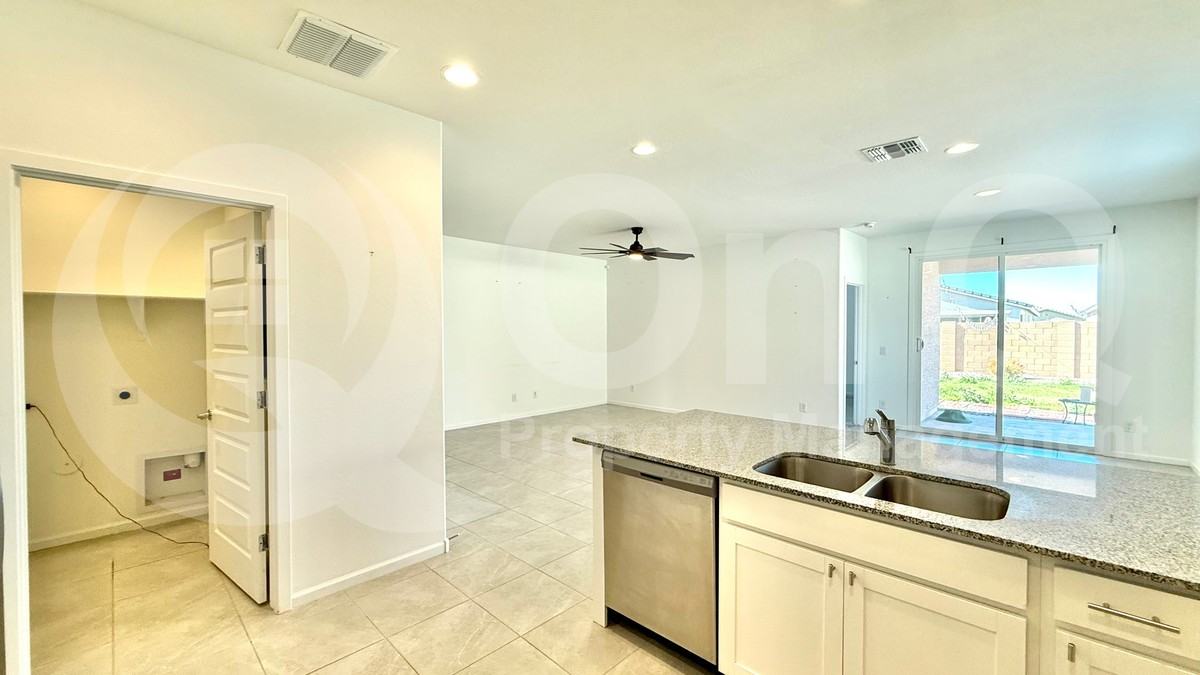 3468 E Ridley Rd - Photo 5 of 16