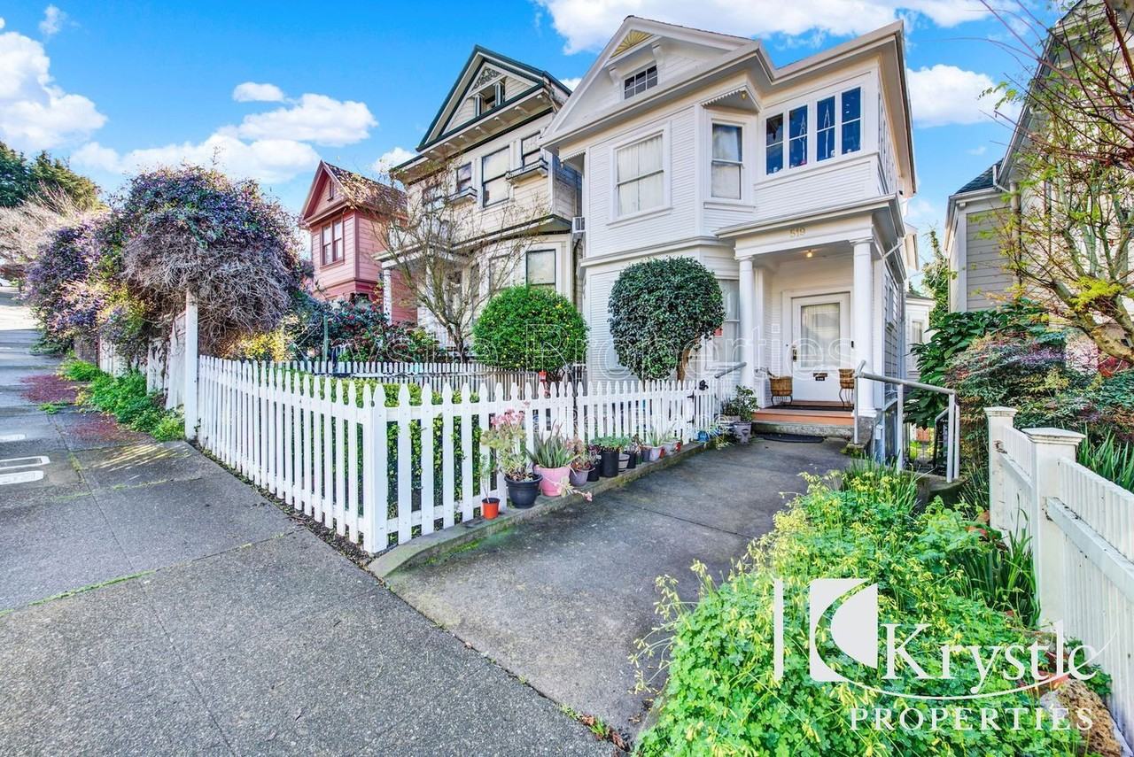 519 Virginia St #B - Photo 2 of 18