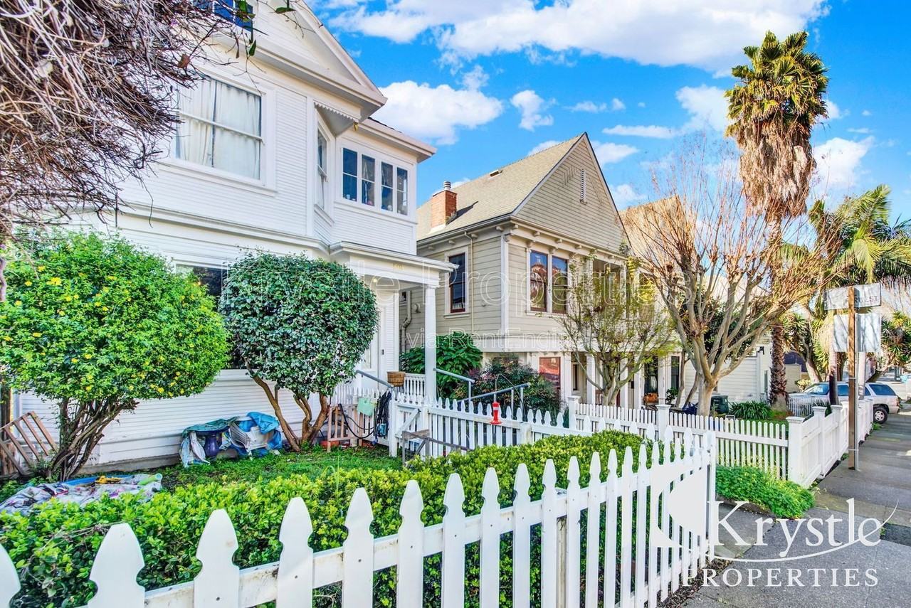 519 Virginia St #B - Photo 3 of 18