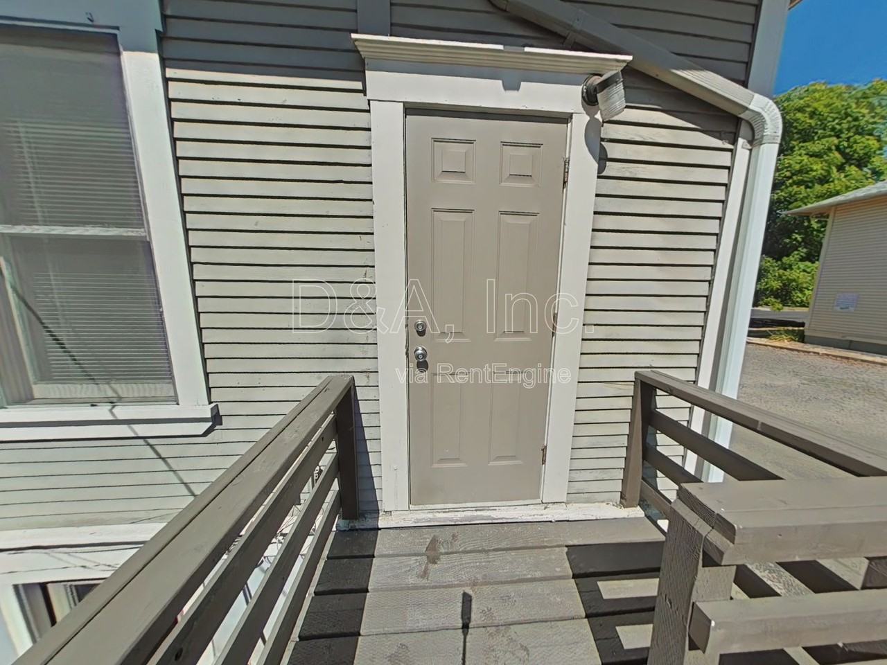 229 Nw 9th St - Photo 6 of 9