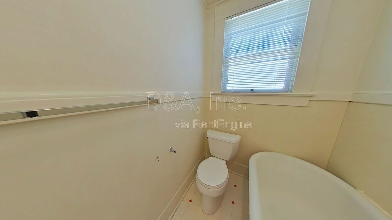 229 Nw 9th St - Photo 7 of 9