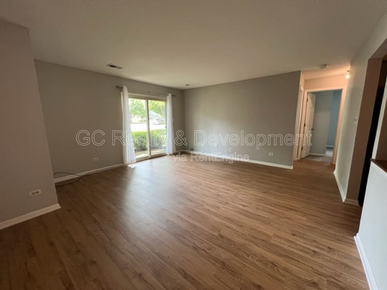 709 W Central Rd #A5A5 - Photo 3 of 12