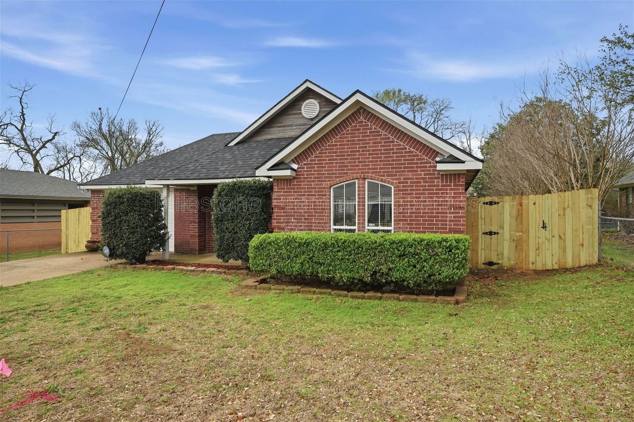 2418 Loy Lake Rd - Photo 3 of 24